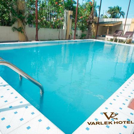 Varlek Hotel Dar es Salaam Ngoại thất bức ảnh